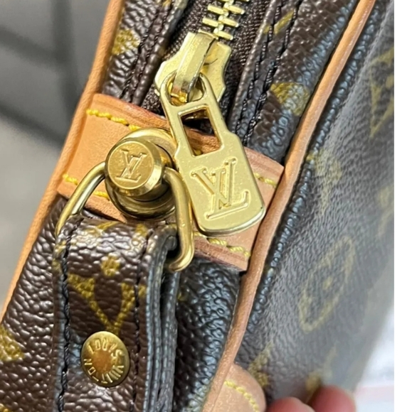 Authentic Louis Vuitton Pochette Marly Dragon 22 Mng - Picture 11 of 12